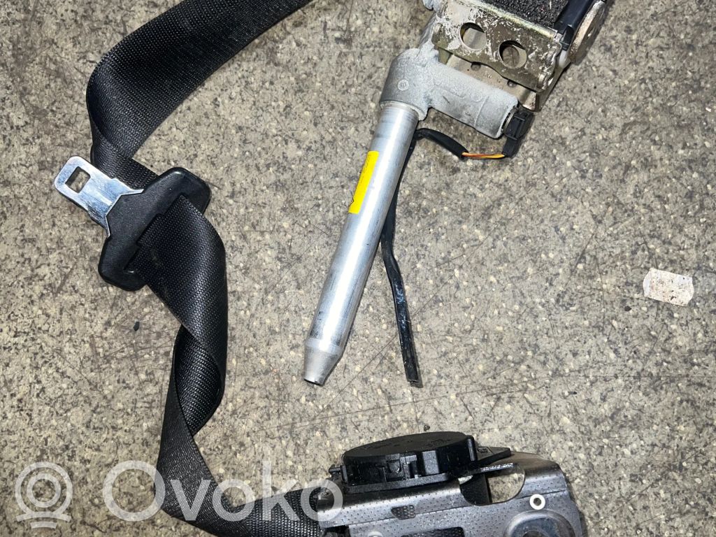 BMW 7 E65 E66 Cinturón trasero 