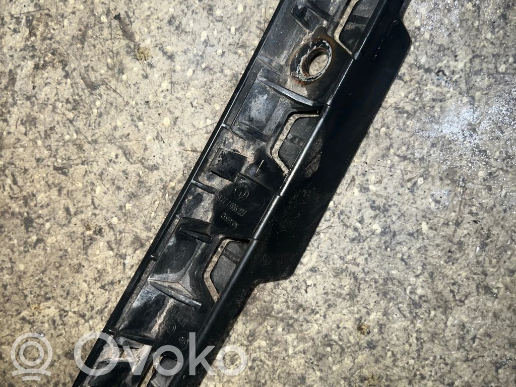 BMW 5 E60 E61 Fender mounting bracket 