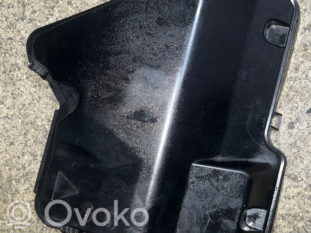 BMW X5 E70 Sulakerasian kansi 