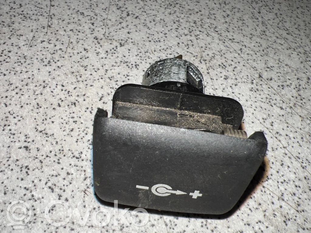 BMW X5 E70 12 V Socket (rear) 