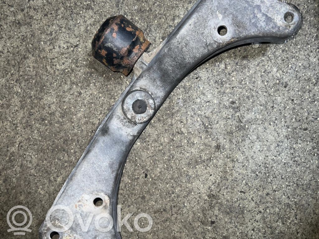 Gearbox mounting bracket   1141842