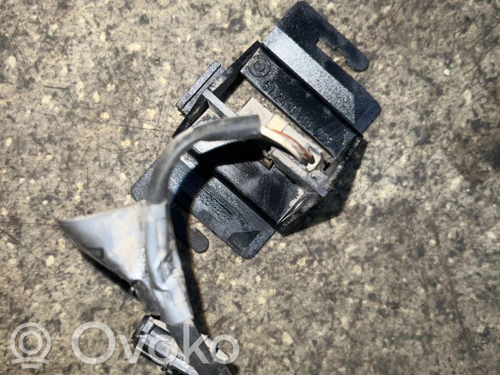 BMW 5 E34 Tailgate opening switch 