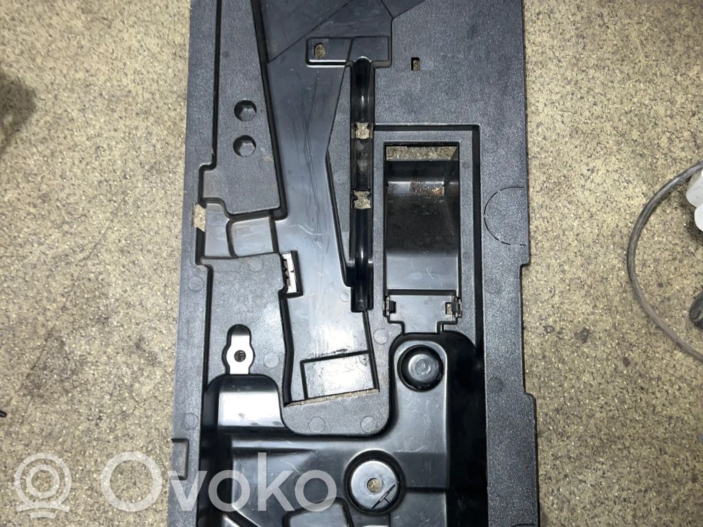 BMW 5 E34 Instrumentu kaste 