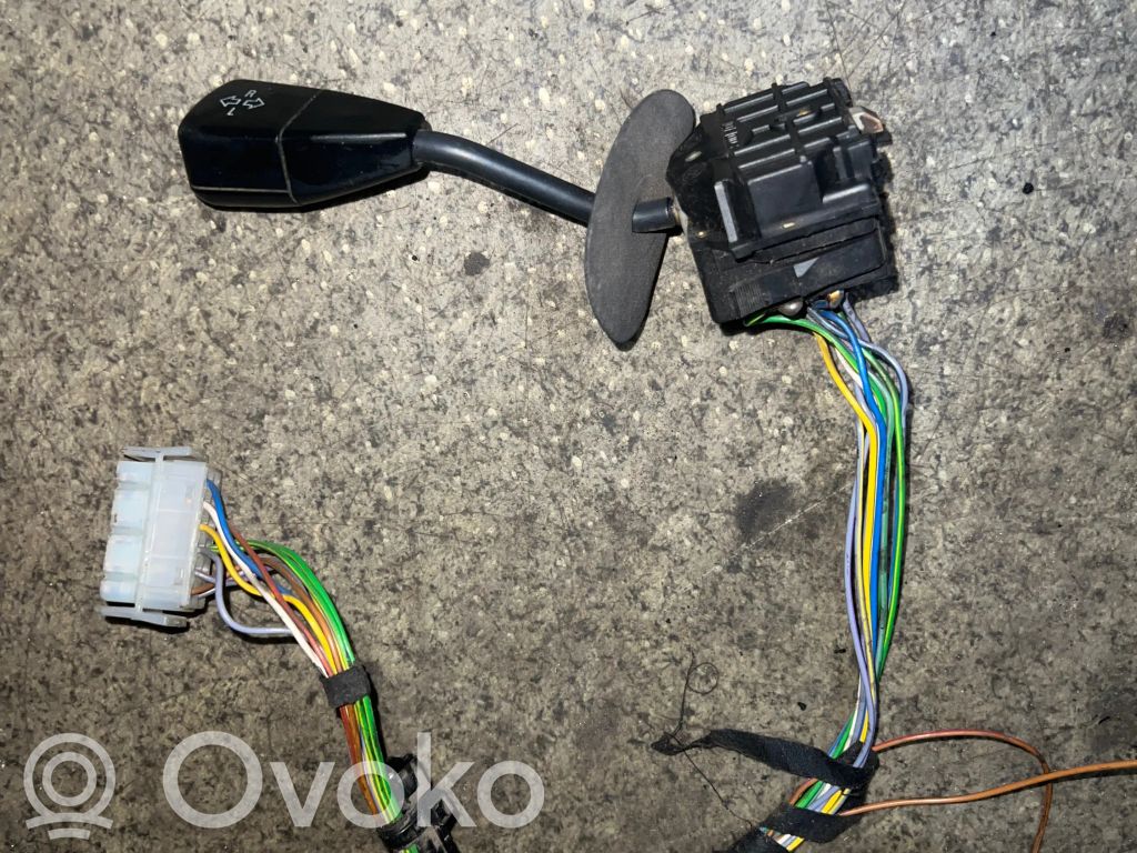 BMW 5 E34 Pagrieziena signālu / lukturu sviria 