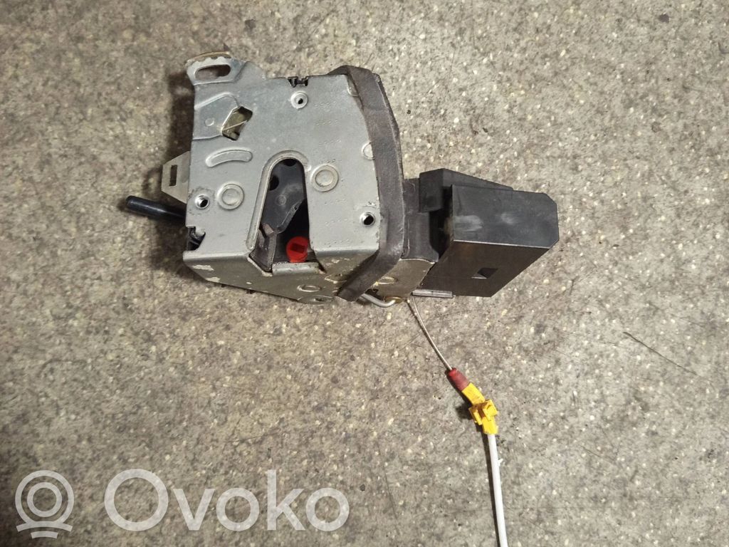 BMW 5 E39 Priekinė durų spyna 