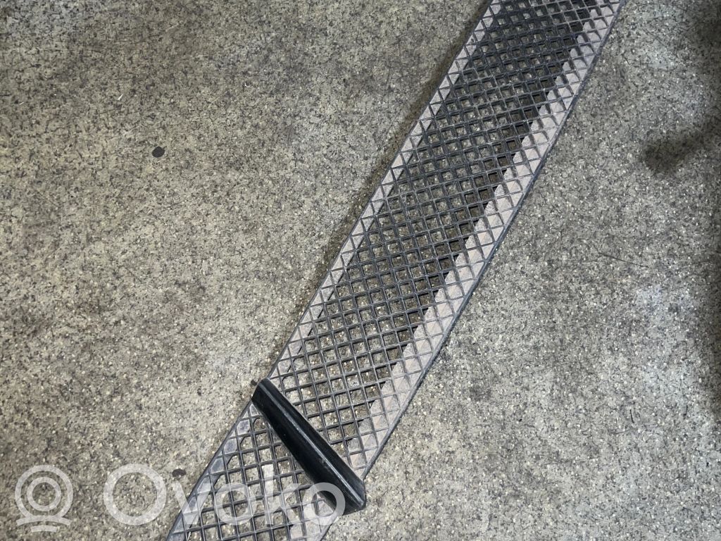 BMW 1 E81 E87 Front bumper lower grill 