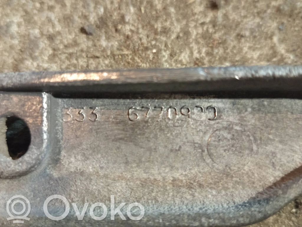 BMW X5 E70 Cits aizmugures šasijas elements 