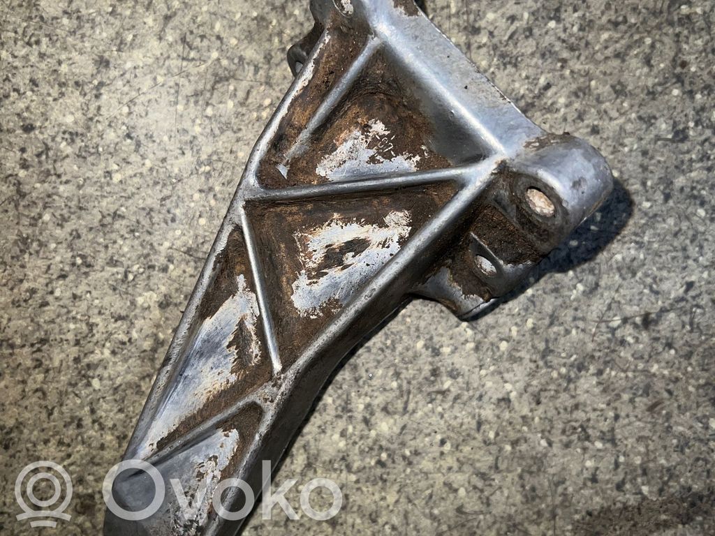 Engine mounting bracket   1176322