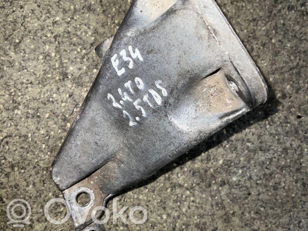 BMW 5 E34 Engine mounting bracket 