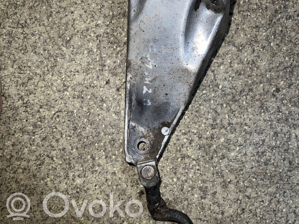 Engine mounting bracket   1133362