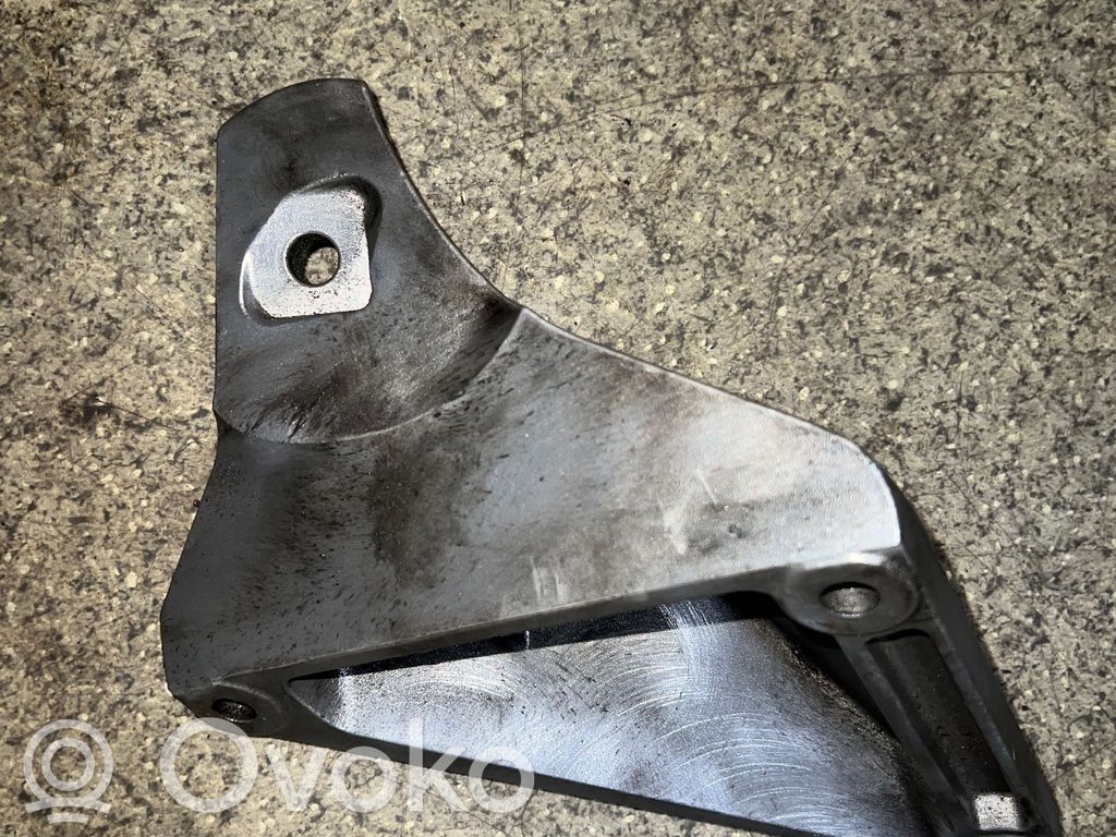 BMW 7 E65 E66 Engine mounting bracket 