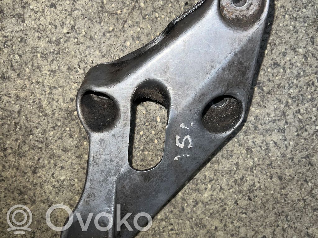 Engine mounting bracket   1133363