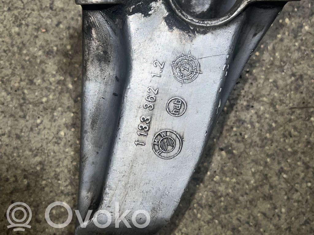 BMW 5 E34 Engine mounting bracket 