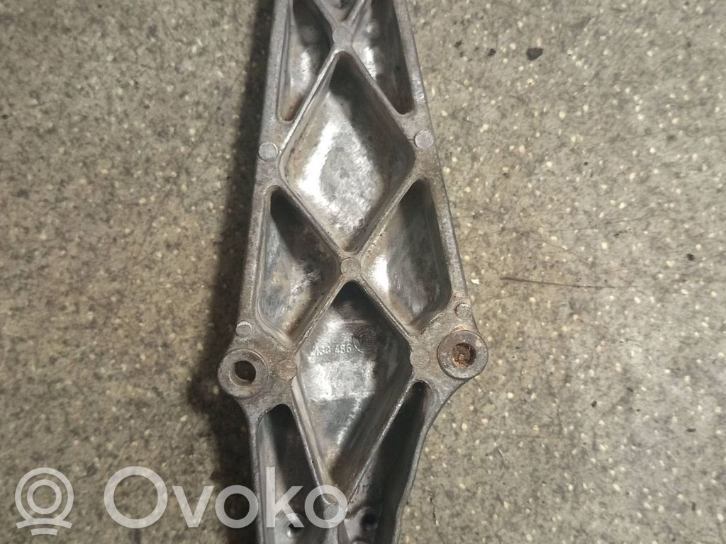 Engine mounting bracket   1133486