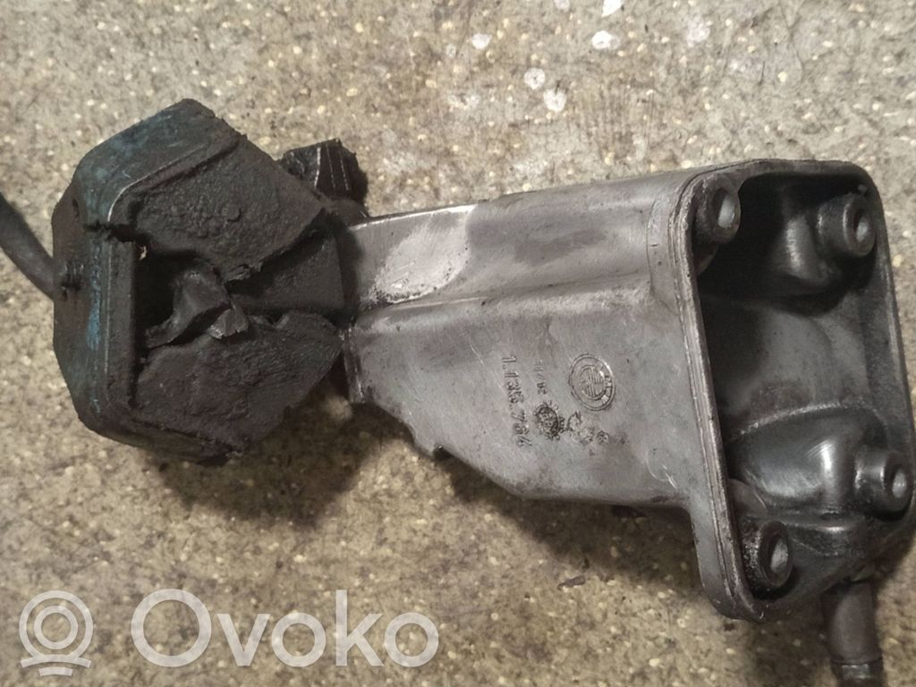 BMW 5 E34 Engine mounting bracket 