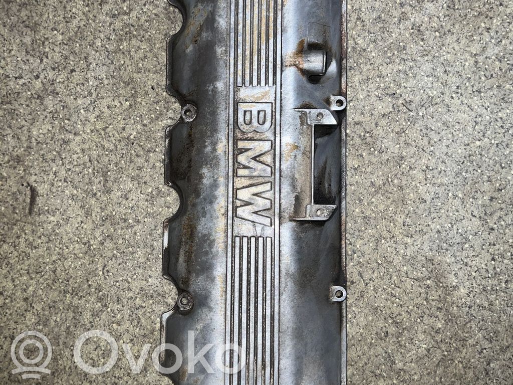 BMW 3 E30 Pokrywa zaworów 