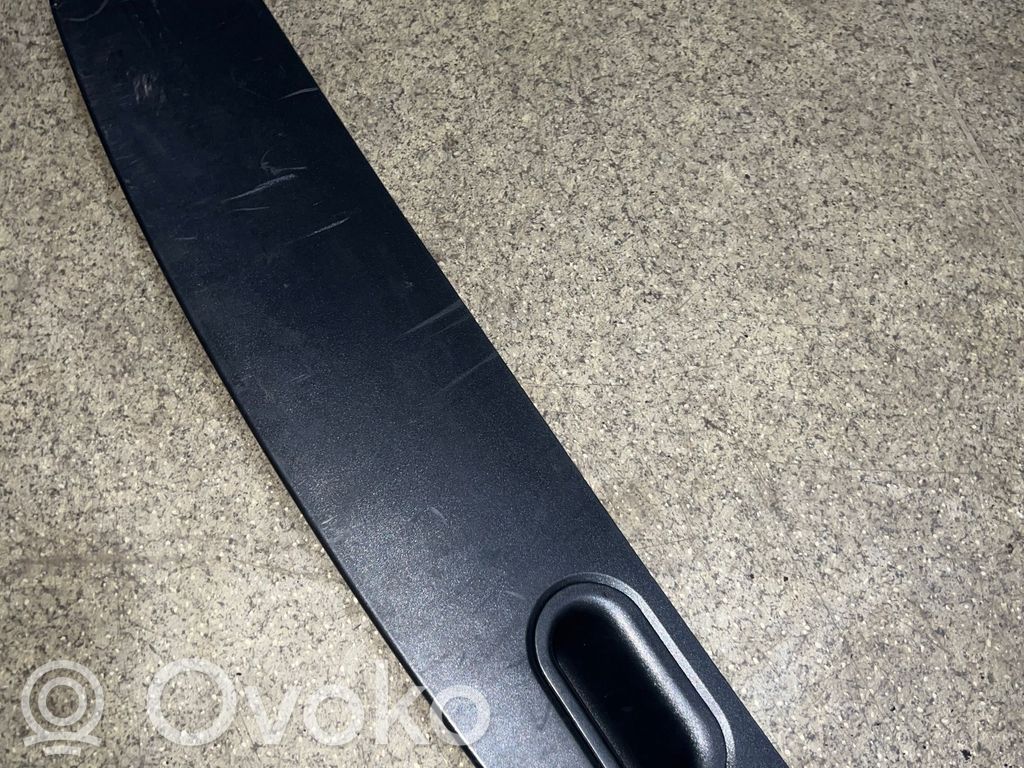 Tailgate trim   8176181,S4427