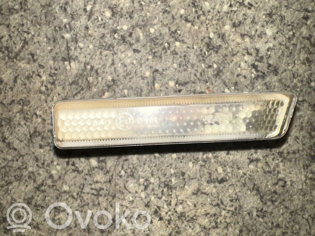 BMW X5 E53 Front fender indicator light 