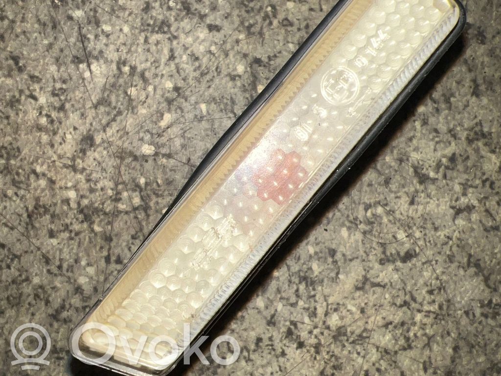 BMW X5 E53 Front fender indicator light 