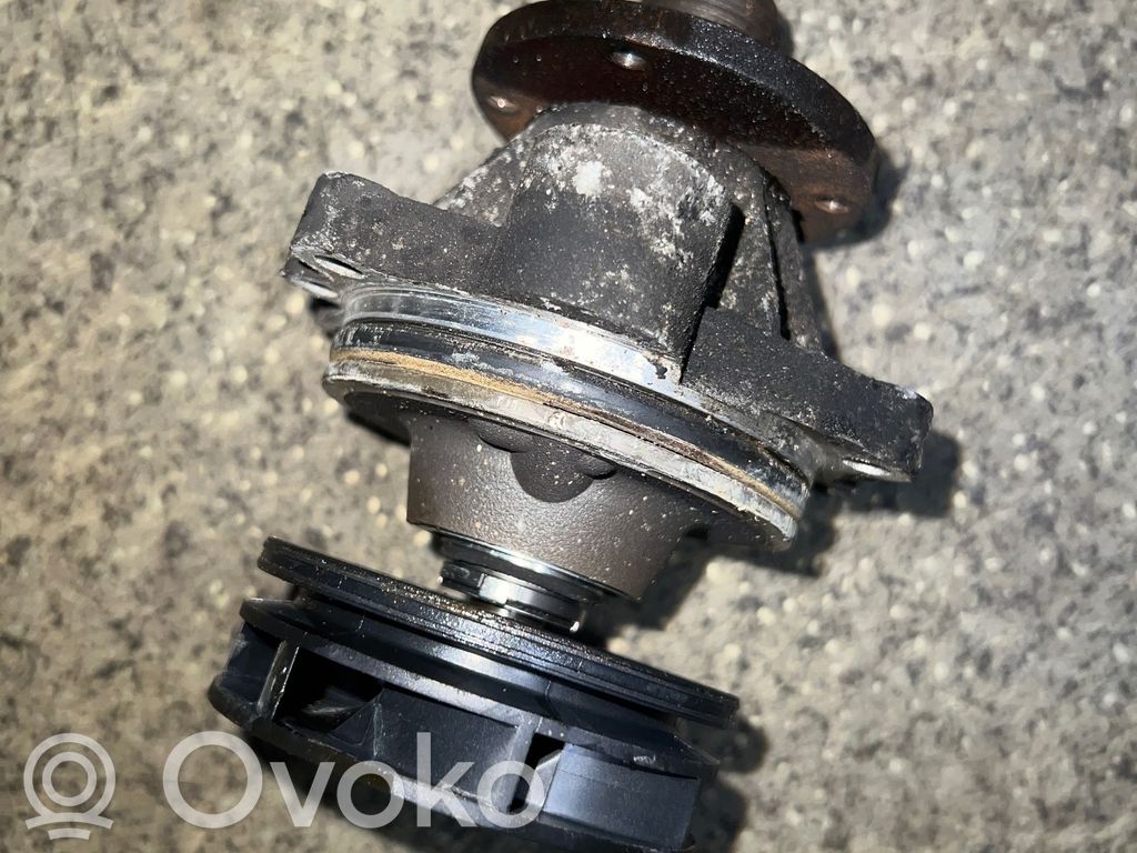 BMW 3 E46 Water pump 