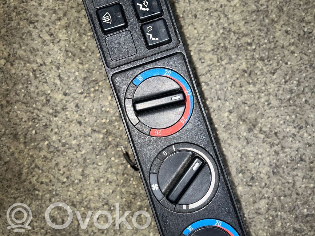 BMW 5 E34 Climate control unit 