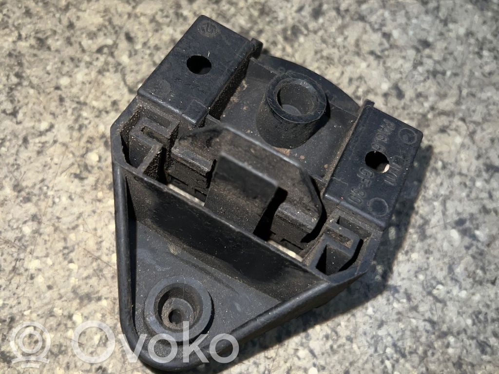 BMW 3 E36 Radiator mount bracket 