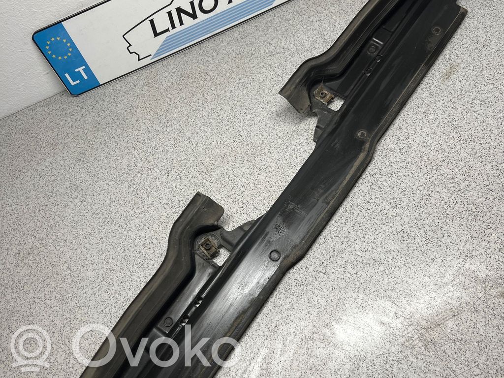 Radiator trim   7011217
