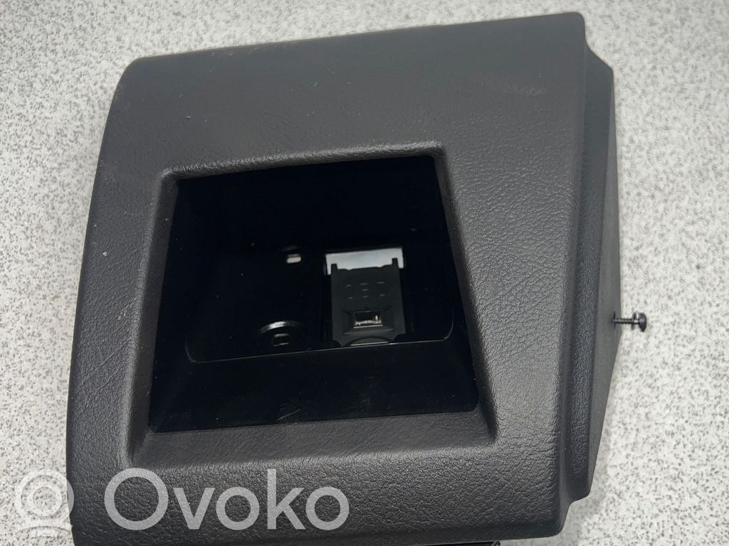 BMW 5 E39 Front trunk storage compartment 