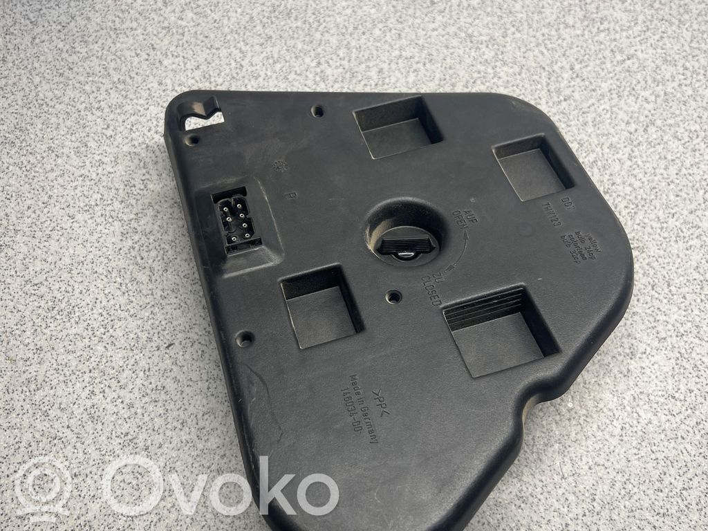 BMW 5 E39 Aizmugures spuldzes vāka turētājs 