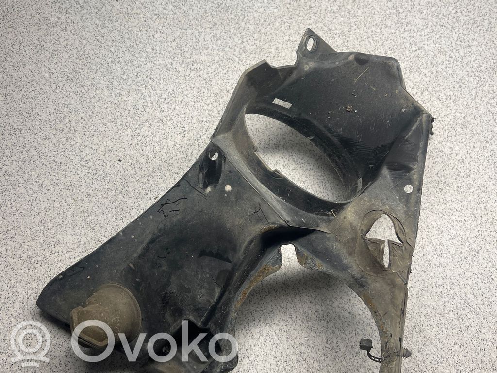 BMW 5 E39 Alte piese compartiment motor 