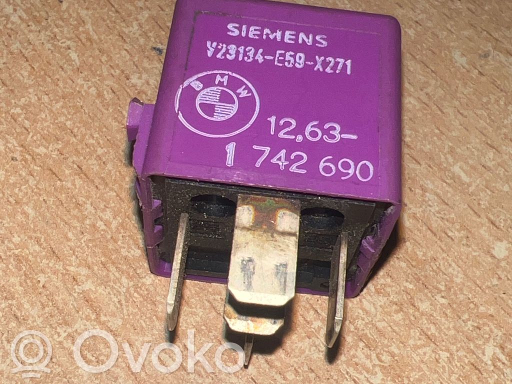 Autres relais   1742690
