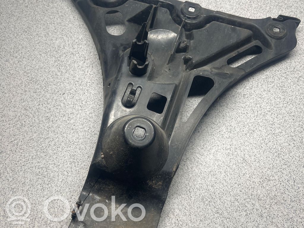 BMW 5 E60 E61 Galinis laikiklis bamperio 