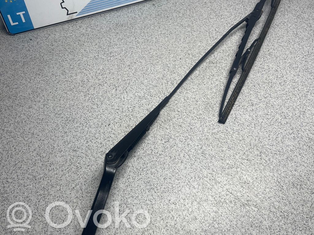 BMW 3 E36 Front wiper blade arm 