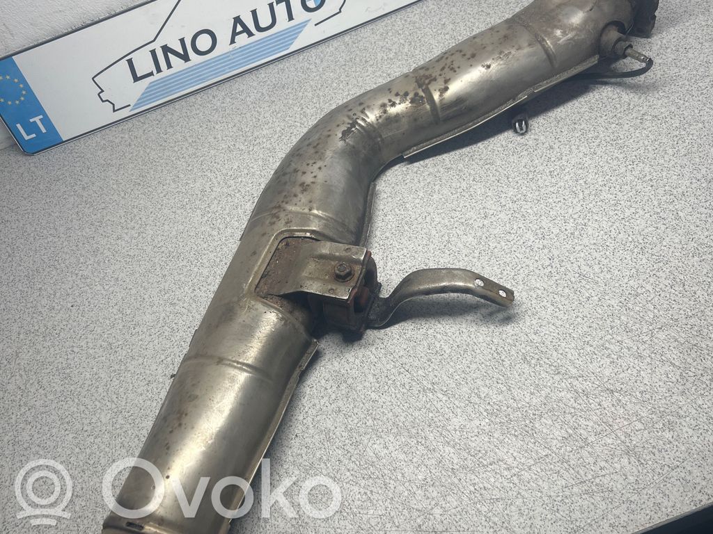 BMW 5 E60 E61 Äänenvaimentimen putken liittimen pidike 