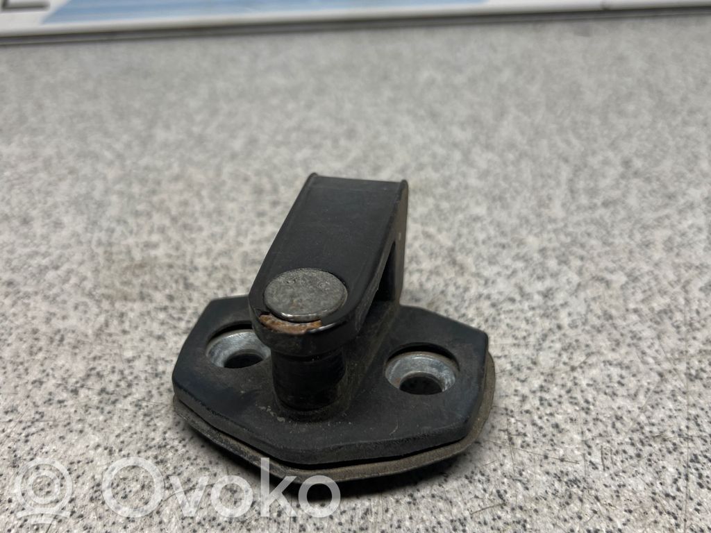 BMW 3 E36 Front door lock loop/hook striker 