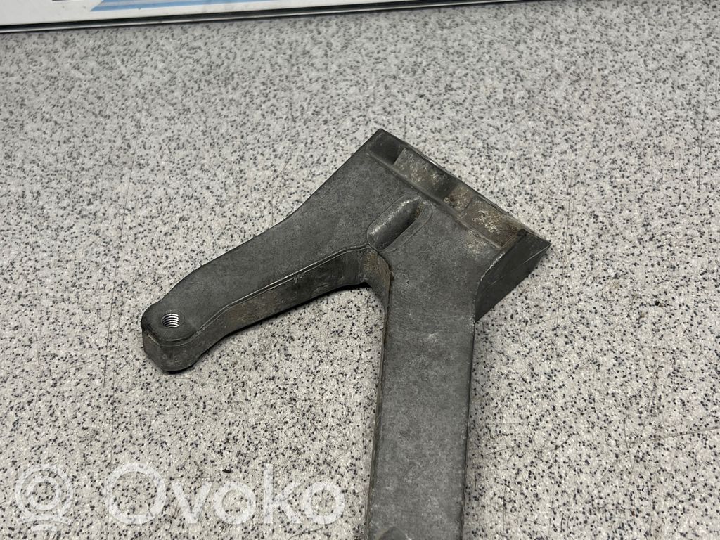 BMW 3 E46 Engine mounting bracket 