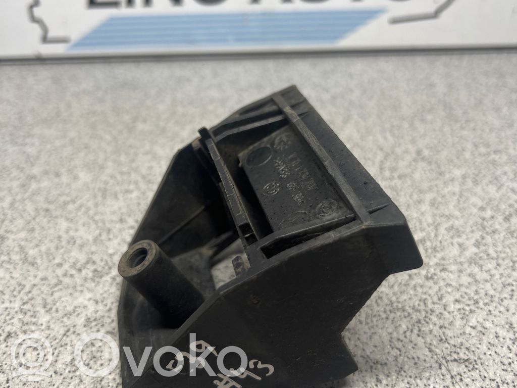 Radiator mount bracket   1737707