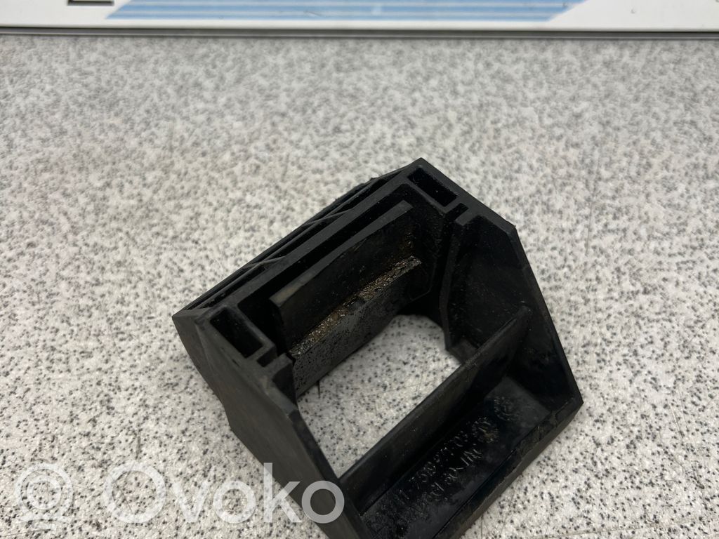 BMW 5 E60 E61 Halterung Kühler 