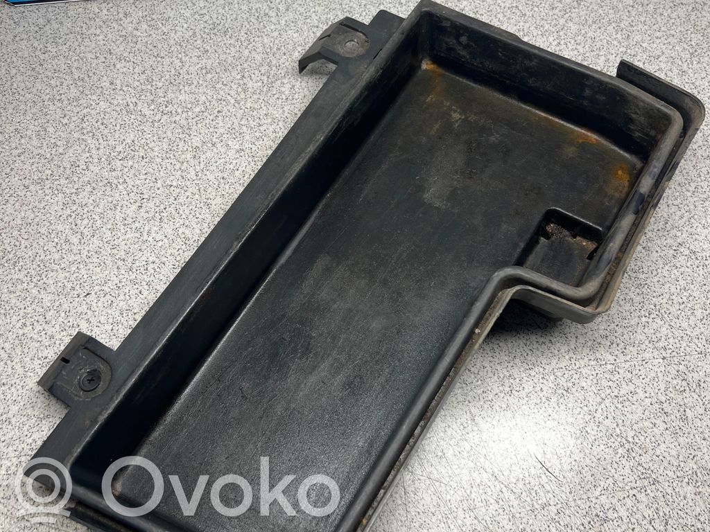 Other trunk/boot trim element   8193797