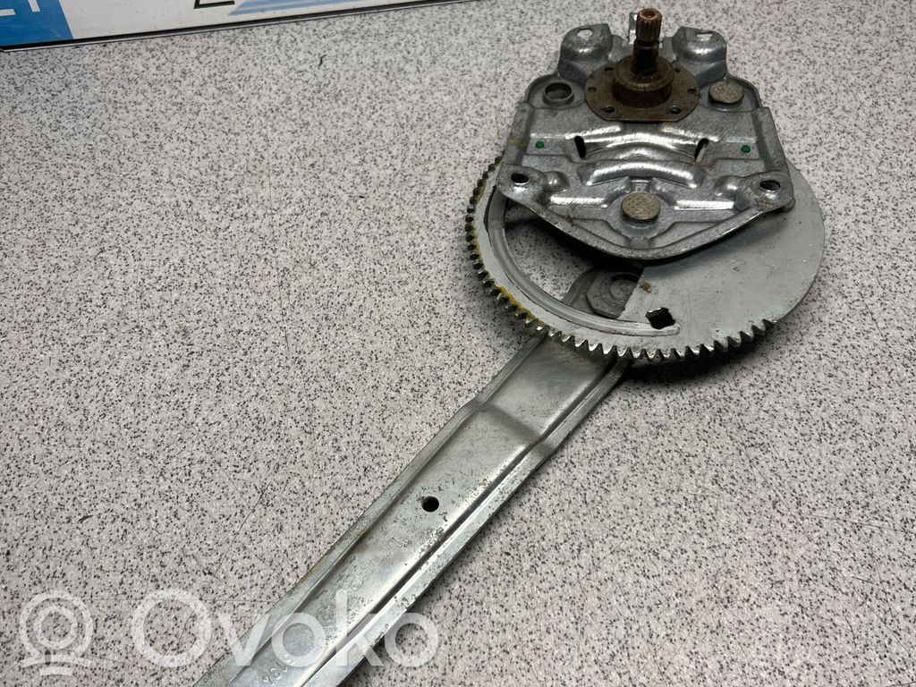 BMW 3 E36 Regulador manual de la ventanilla trasera 
