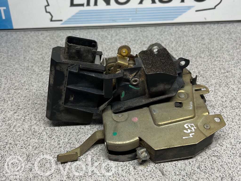 BMW 5 E34 Priekinė durų spyna 