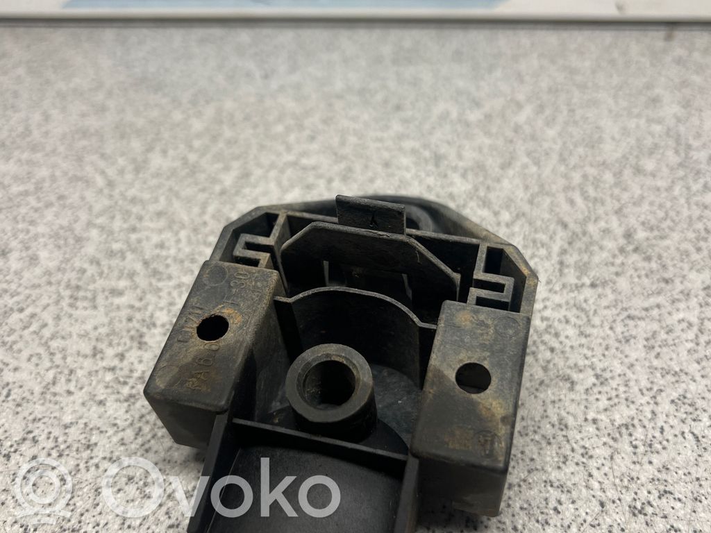 BMW 3 E36 Radiator mount bracket 