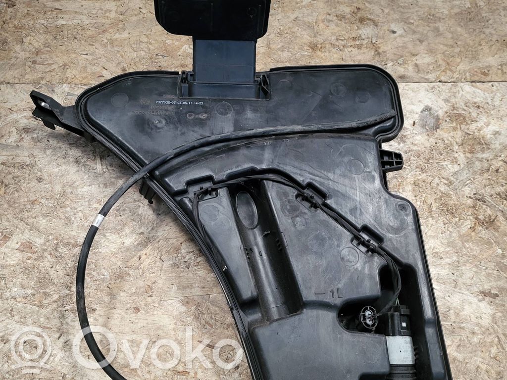 BMW 5 G30 G31 G38 Zbiornik płynu do spryskiwaczy szyby przedniej / czołowej 