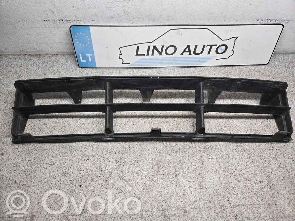 Front bumper lower grill   51118235671,8235671