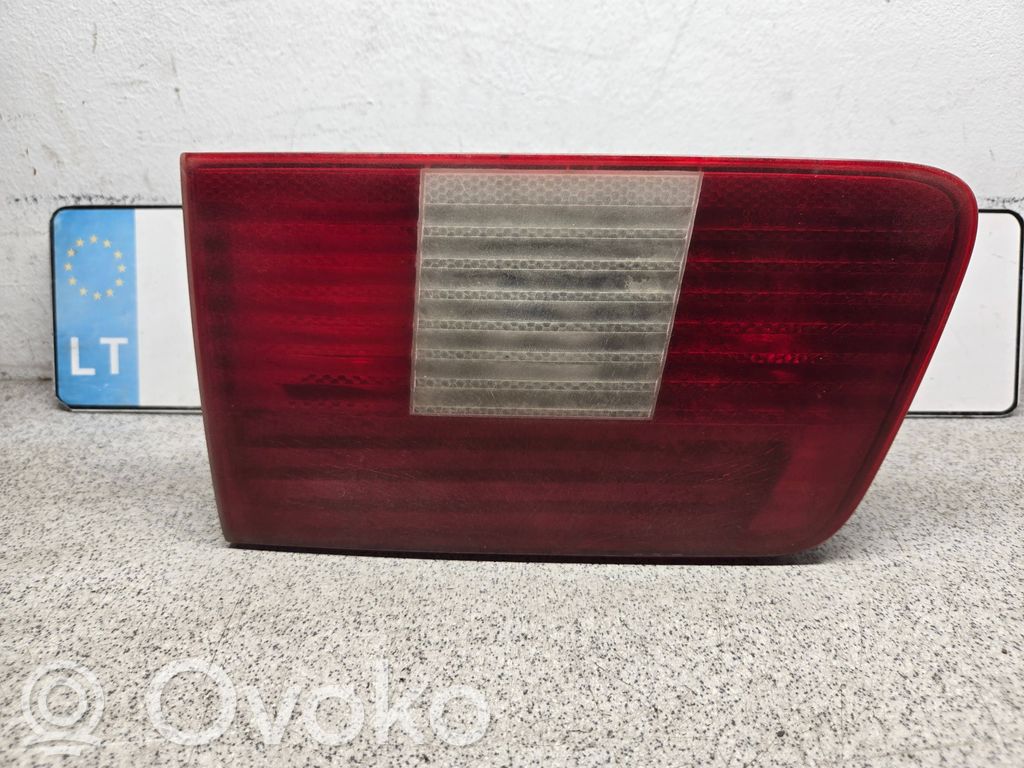 BMW 5 E39 Aizmugurējais lukturis virsbūvē 