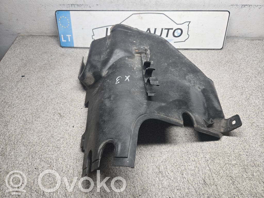 BMW X3 E83 Alte piese compartiment motor 