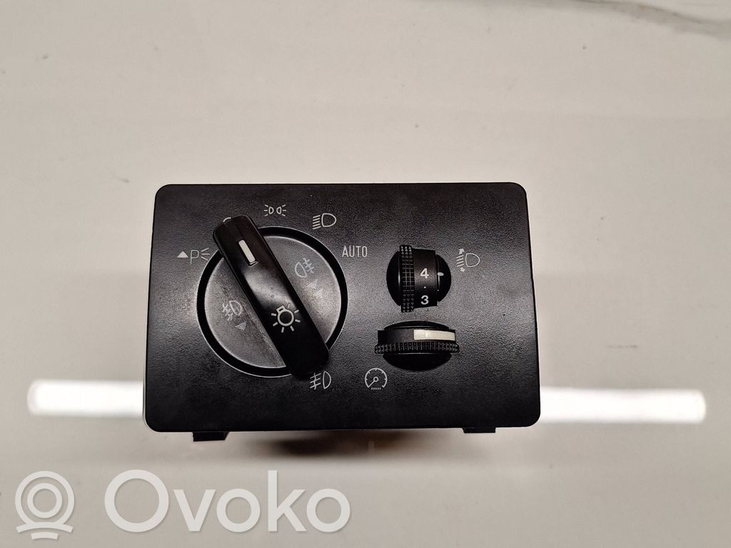Light switch   3M5T13A024CA