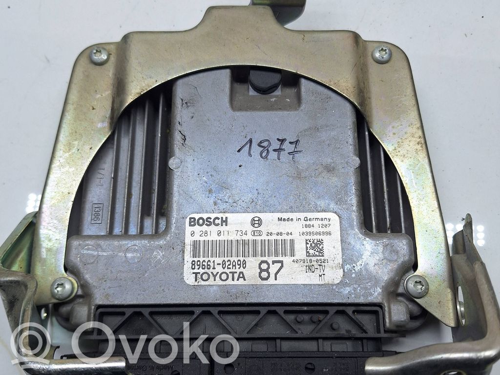 Toyota Corolla Verso E121 Variklio valdymo blokas 