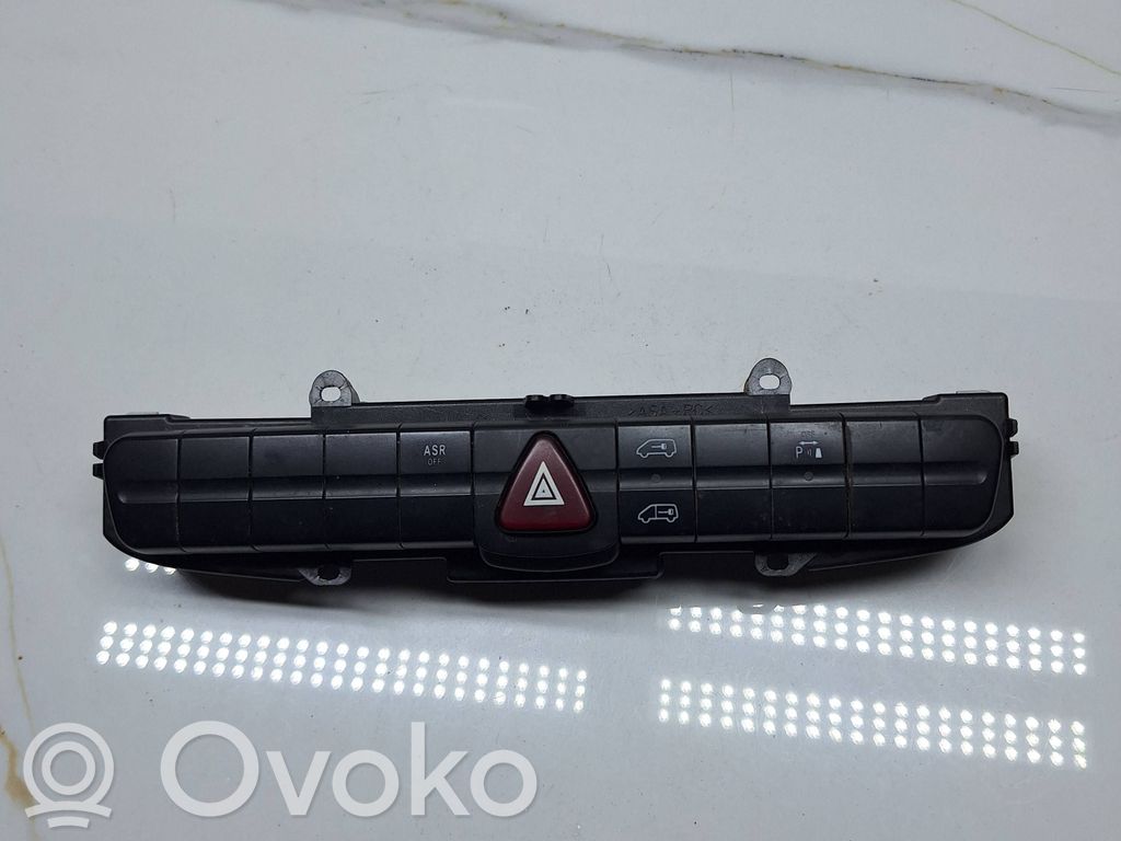 Mercedes-Benz Sprinter W906 Botón interruptor de luz de peligro 