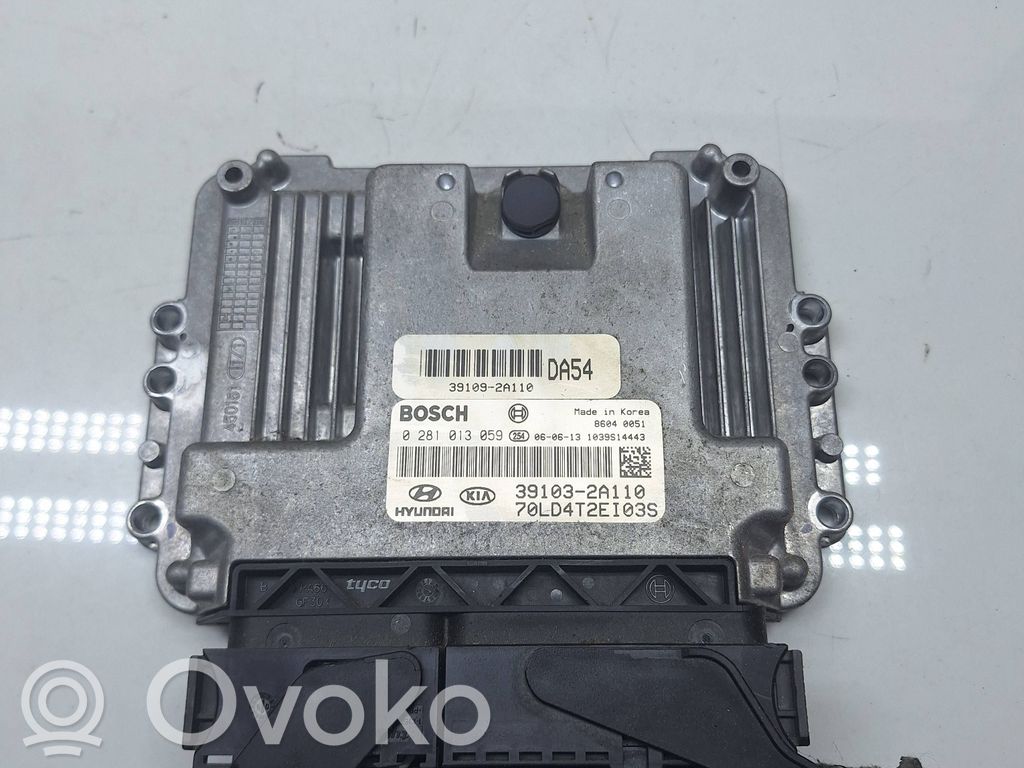 KIA Cerato Engine control unit/module 
